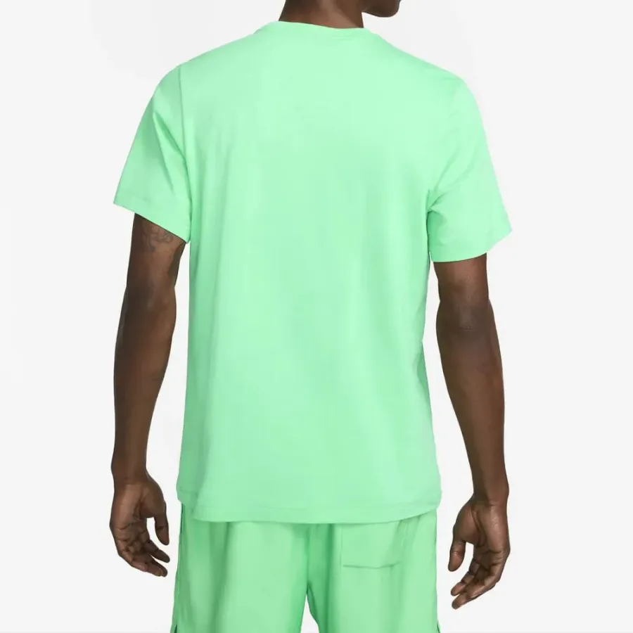 Футболка Nike Sportswear Club Tee AR4997-363