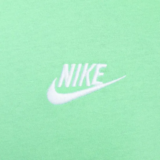 Футболка Nike Sportswear Club Tee AR4997-363