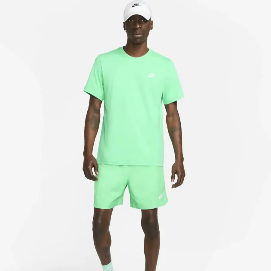 Футболка Nike Sportswear Club Tee AR4997-363