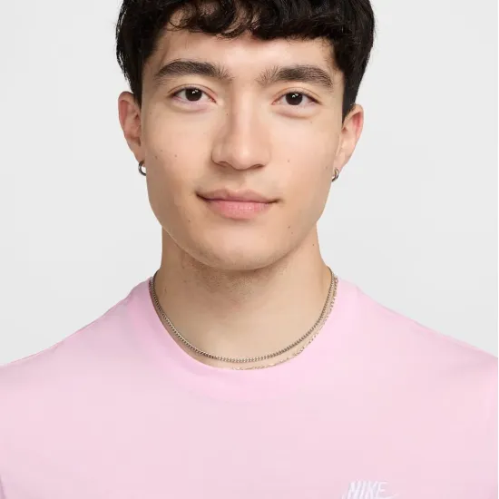 Футболка Nike Sportswear Club Tee AR4997-667