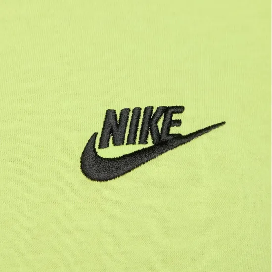 Футболка Nike Sportswear Club Tee AR4997-736