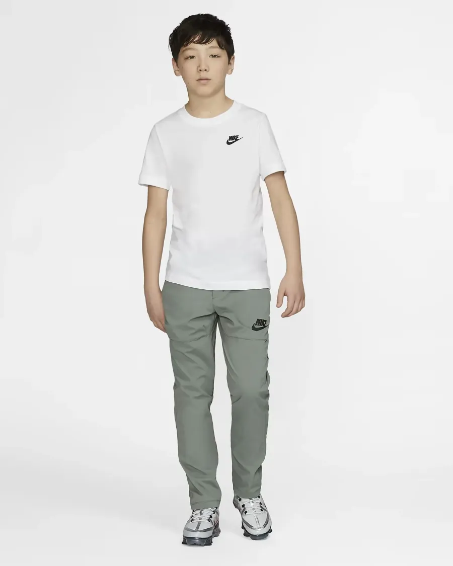 Футболка Nike Sportswear Embroidered Futura AR5254-100