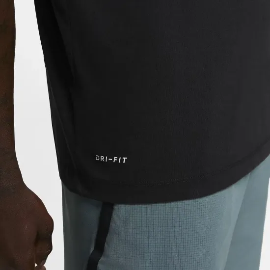 Футболка Nike Dri-FIT Dry Tee DFC Crew Solid AR6029-010