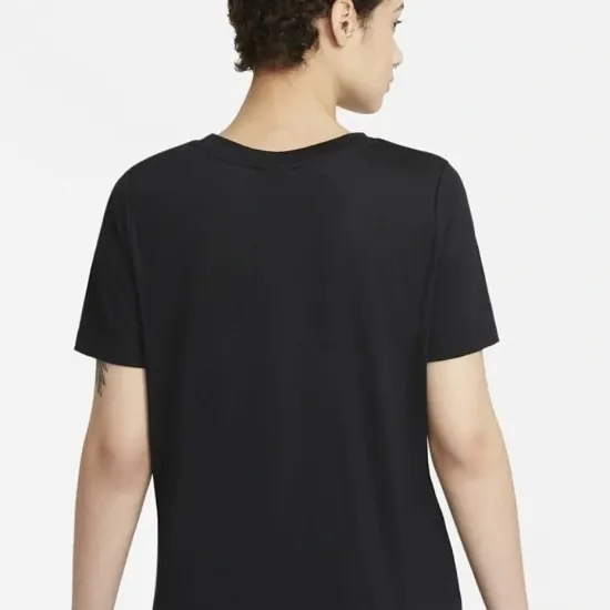 Футболка Nike Sportswear AT5464-010