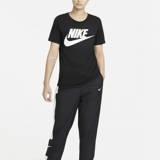 Футболка Nike Sportswear AT5464-010