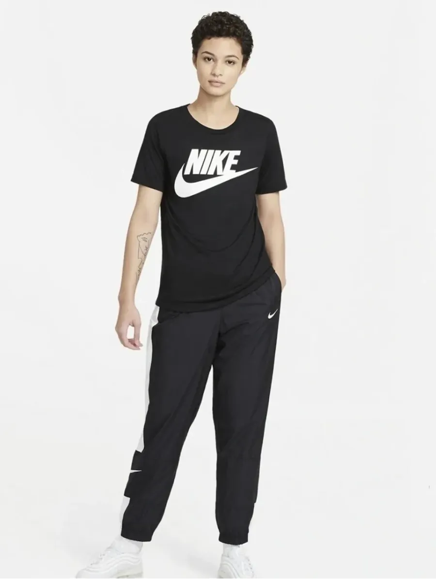 Футболка Nike Sportswear AT5464-010