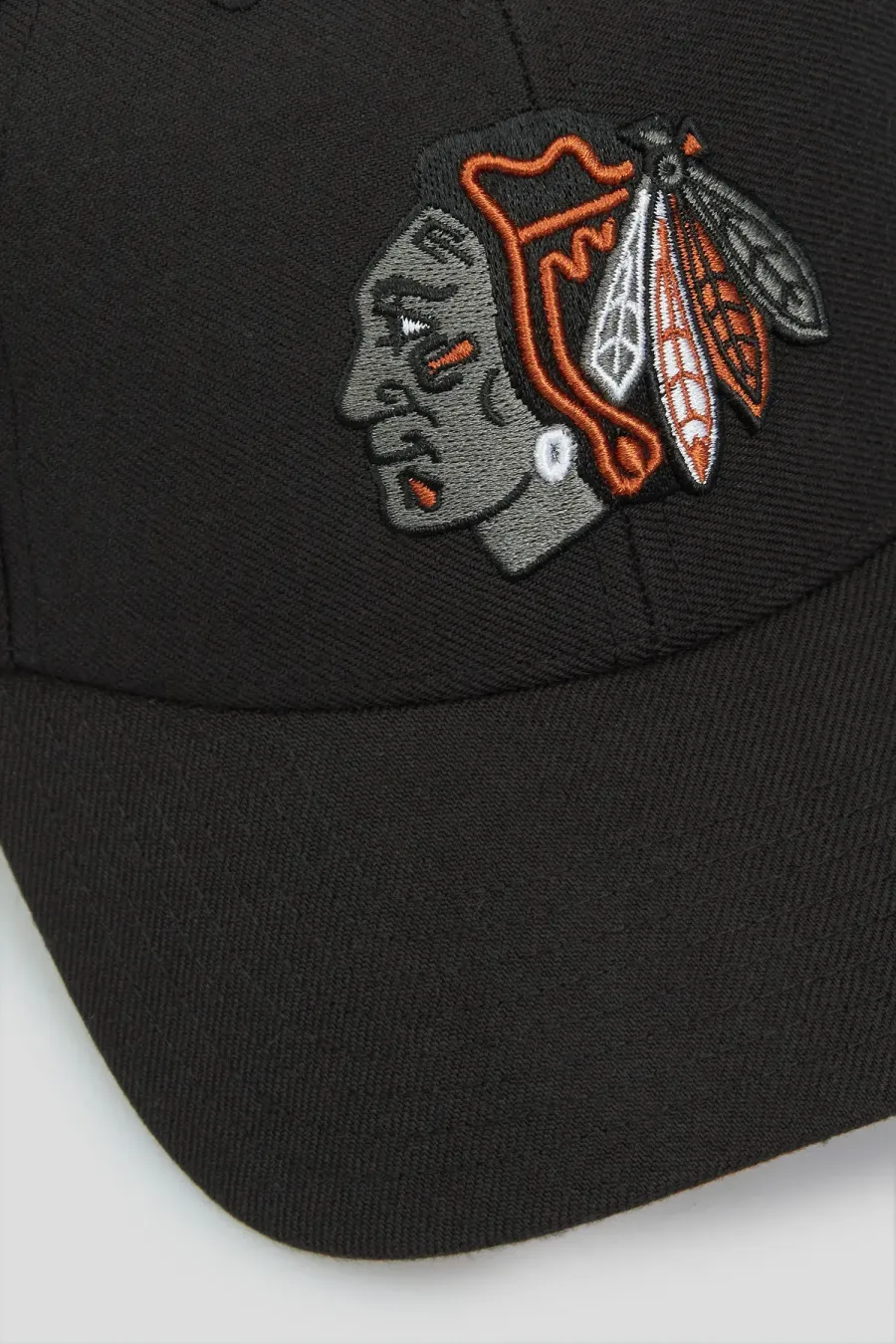 Кепка 47 Brand Chicago Blackhawks Ballpark BLPMS04WBP-BKB