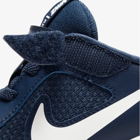Кросівки Nike Revolution 5 BQ5672-402