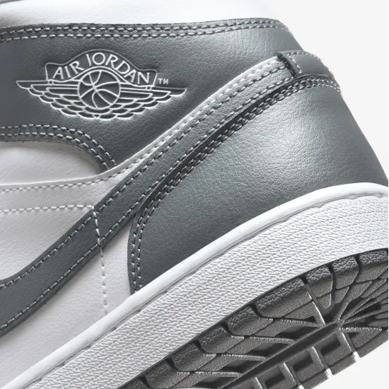 Кросівки Nike Air Jordan 1 Mid BQ6472-113