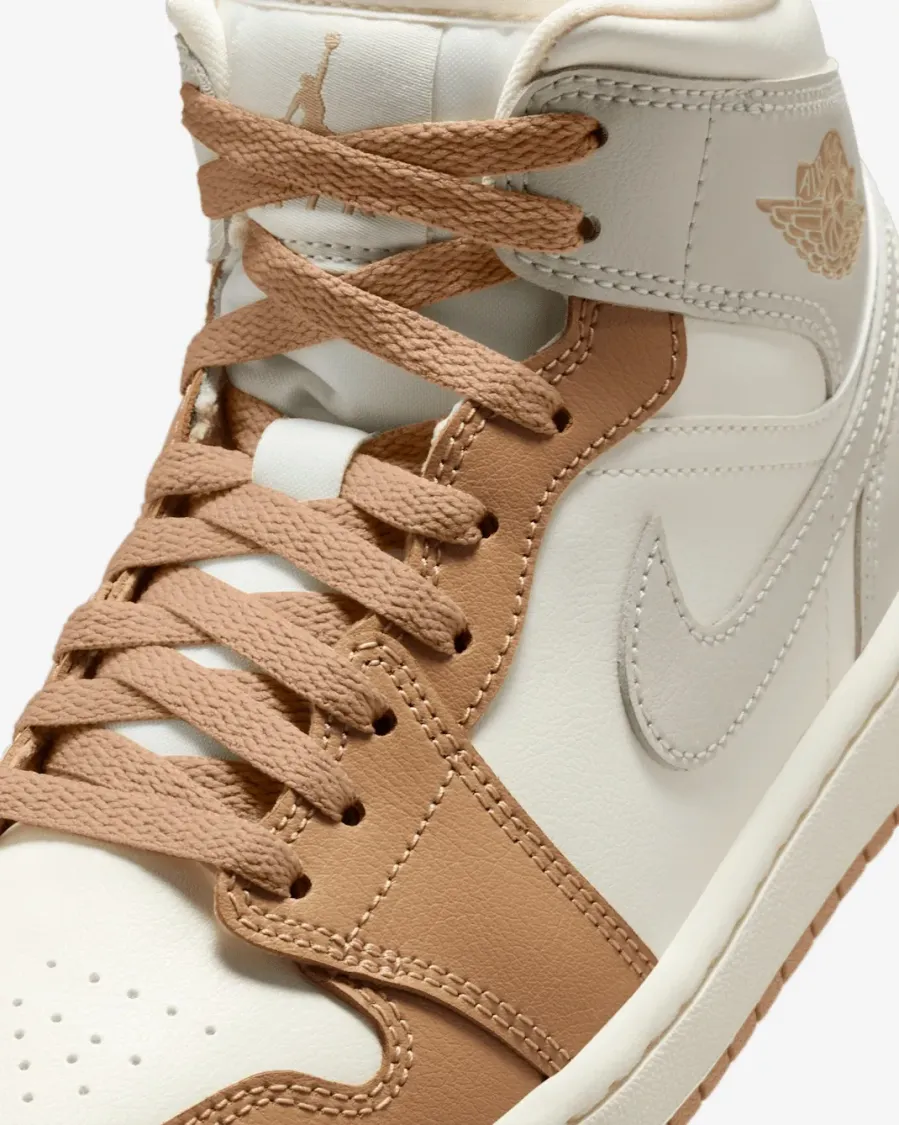 Кросівки Nike Air Jordan 1 Mid BQ6472-118