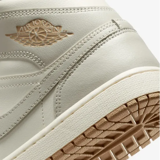 Кросівки Nike Air Jordan 1 Mid BQ6472-118