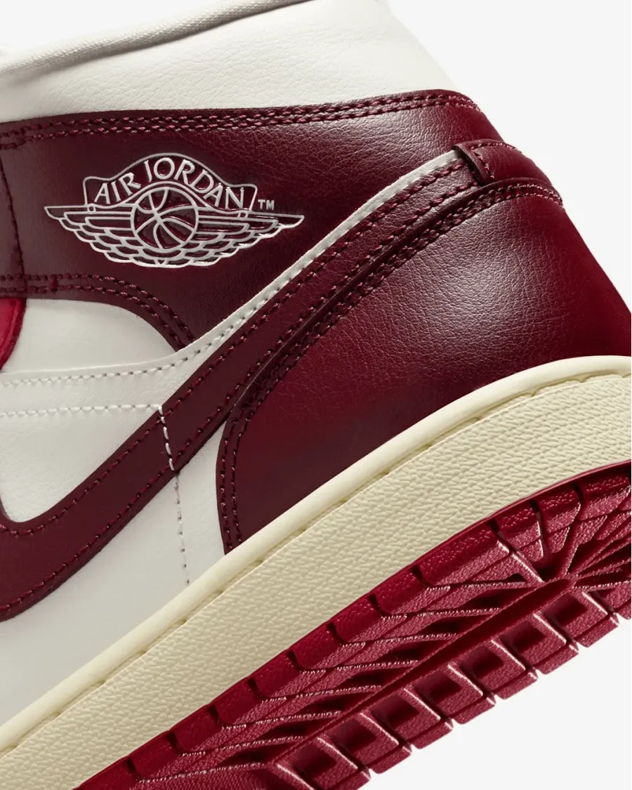 Кросівки Nike Air Jordan 1 Mid BQ6472-119