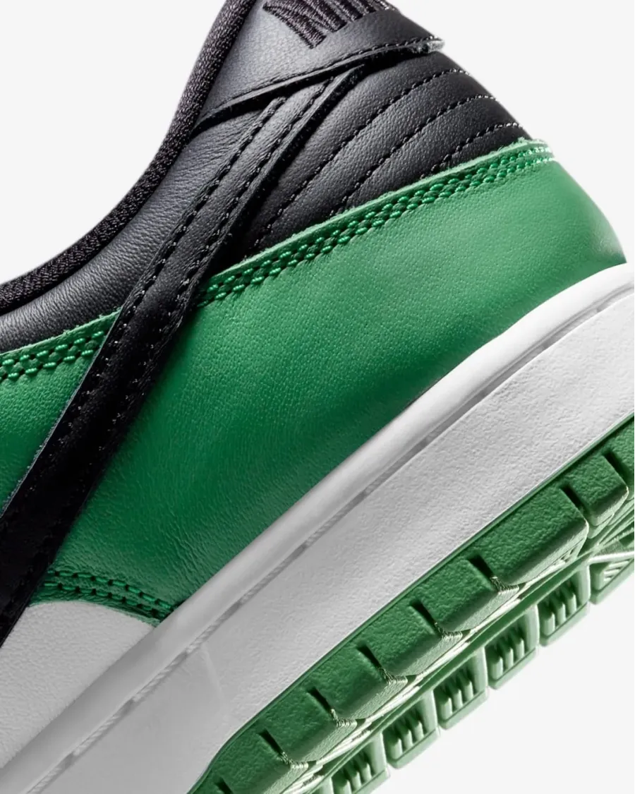 Кросівки Nike SB Dunk Low Classic BQ6817-302