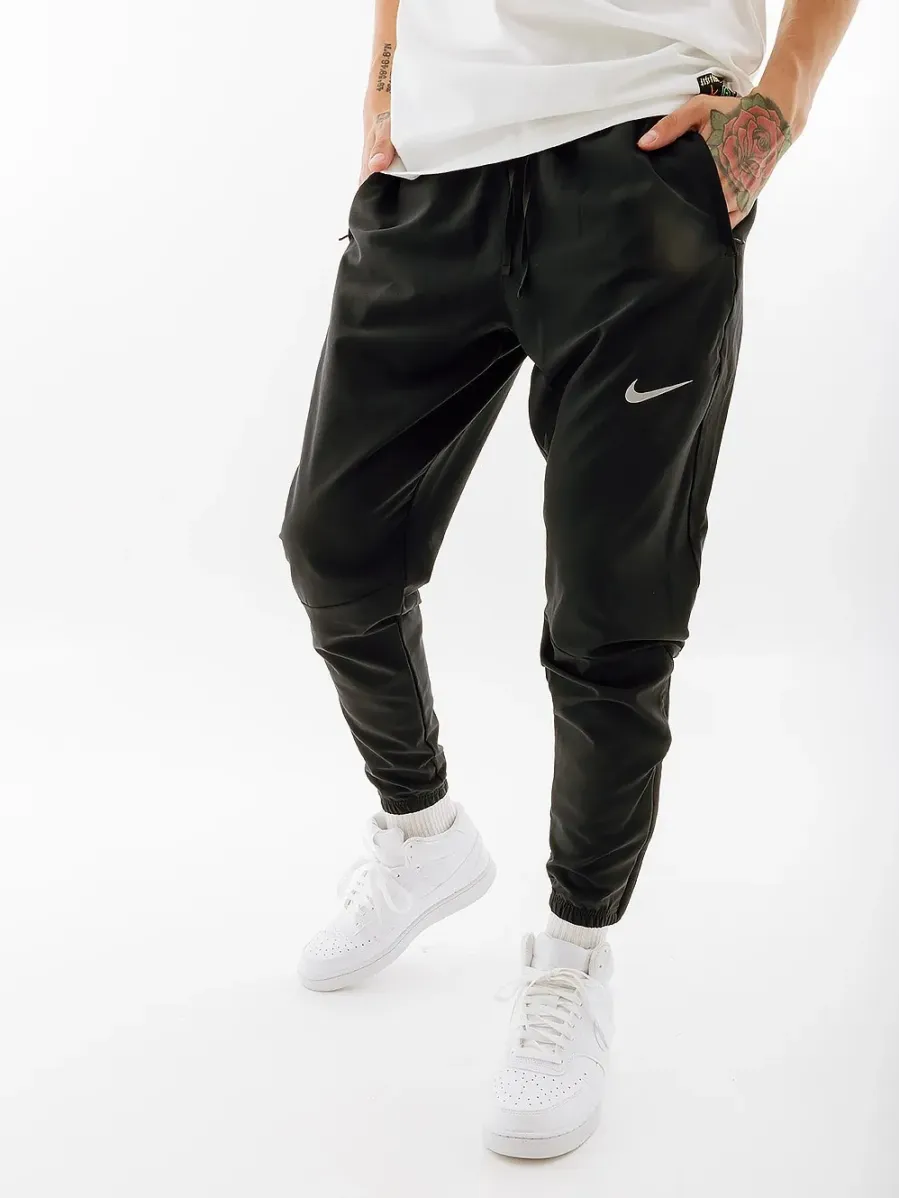 Штани Nike Essential Woven BV4833-010