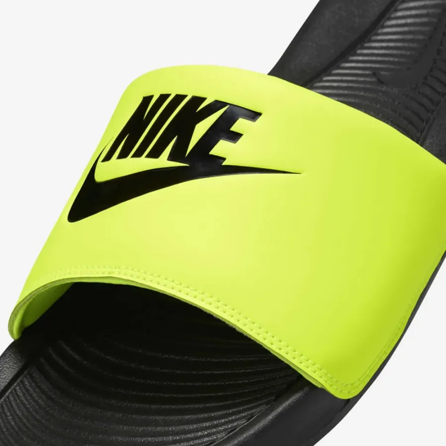 Тапочки Nike Victori One CN9675-015