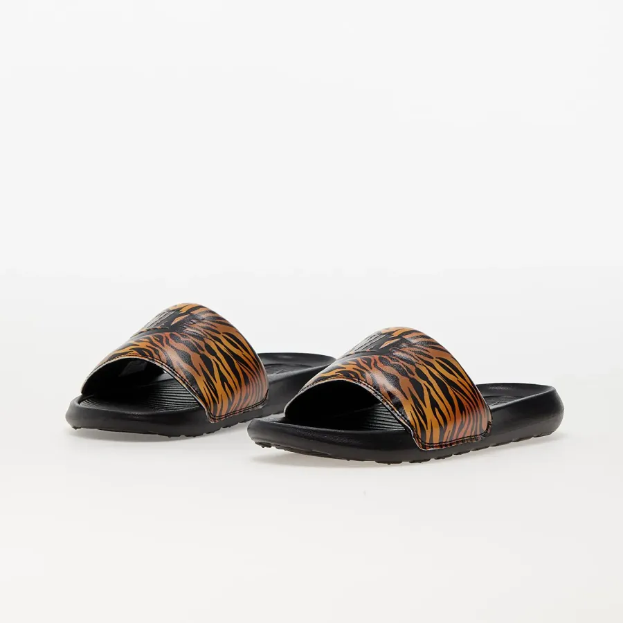 Тапочки Nike Victori One Slide Print CN9676-010