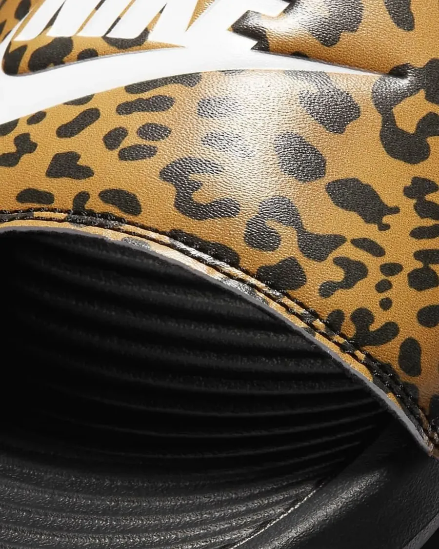 Тапочки Nike Victori One Slide Print CN9676-700