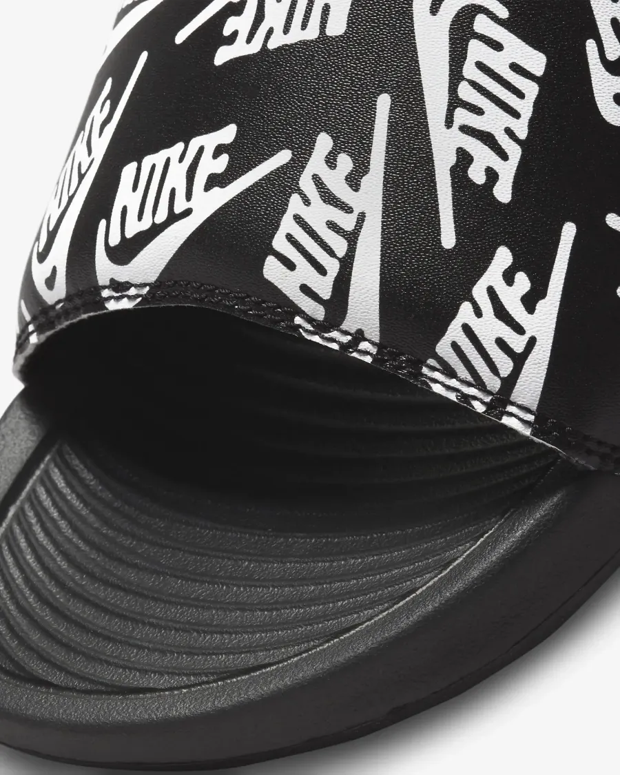Тапочки Nike Victori One CN9678-008