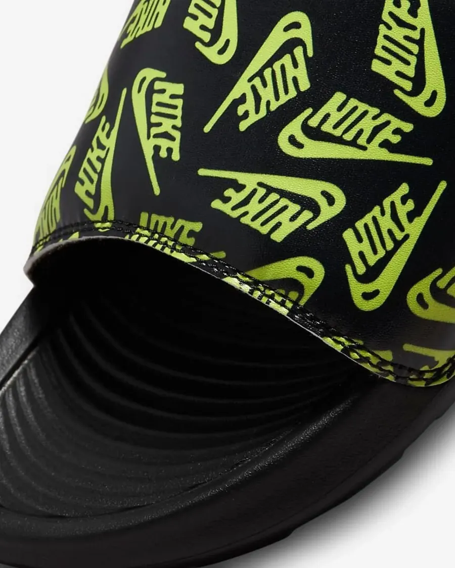 Тапочки Nike Victori One CN9678-010