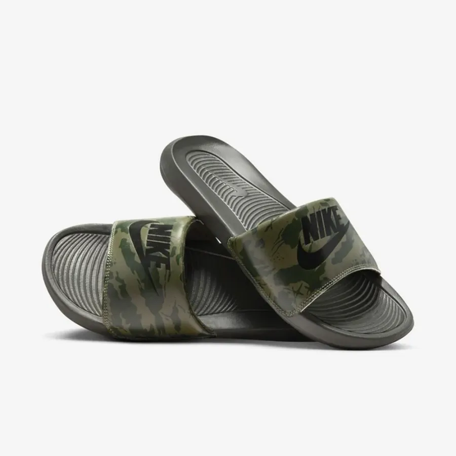 Тапочки Nike Victori One CN9678-200