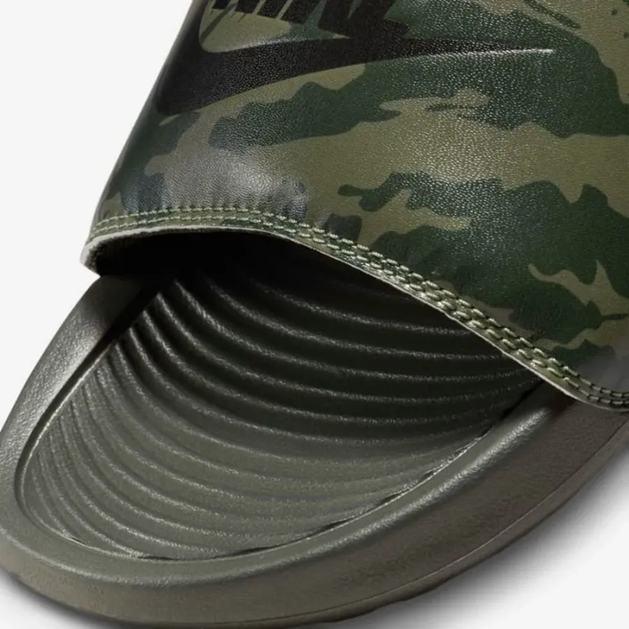 Тапочки Nike Victori One CN9678-200