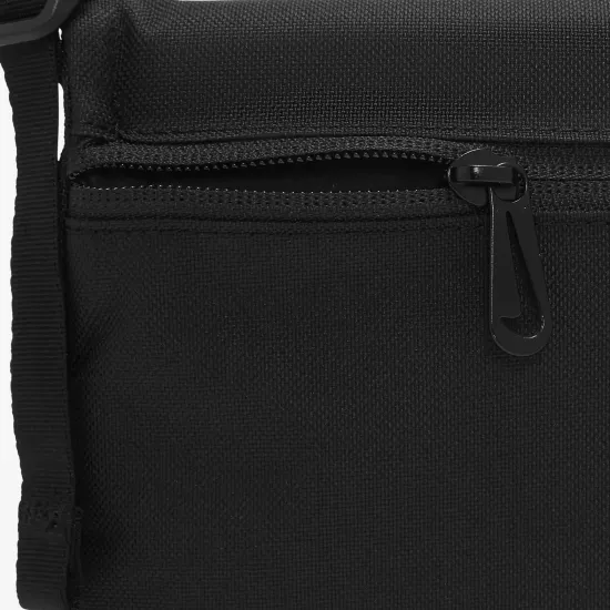 Сумка через плече Nike Sportswear Futura 365 Cross-Body Bag CW9300-010