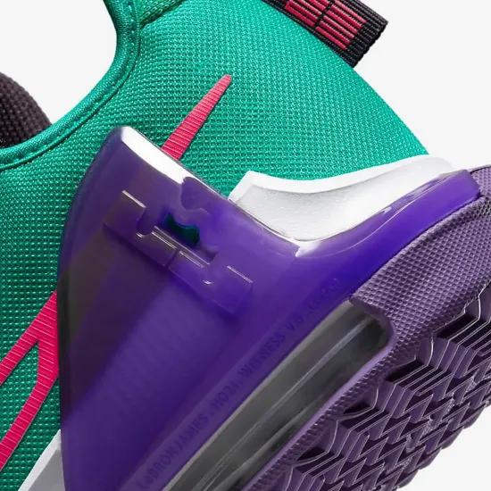 Кросівки Nike LeBron Witness 6 CZ4052-300