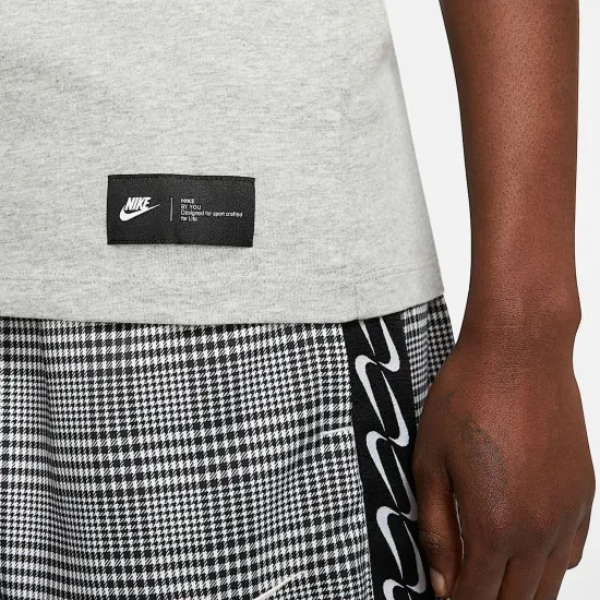 Футболка Nike Sportswear Short-Sleeve Crew NBY CZ6368-063