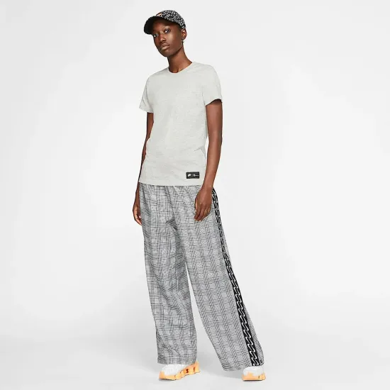 Футболка Nike Sportswear Short-Sleeve Crew NBY CZ6368-063
