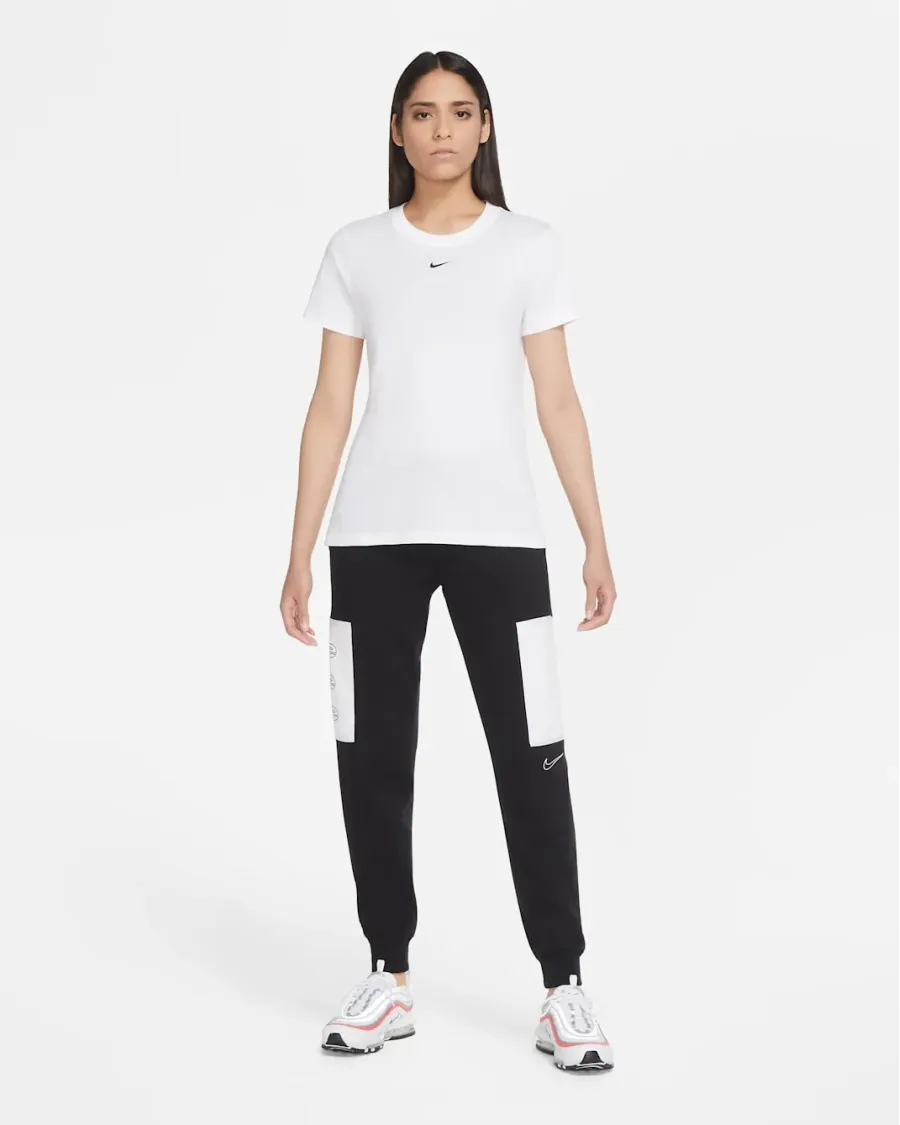 Футболка Nike Sportswear Essential Tee Crew CZ7339-101