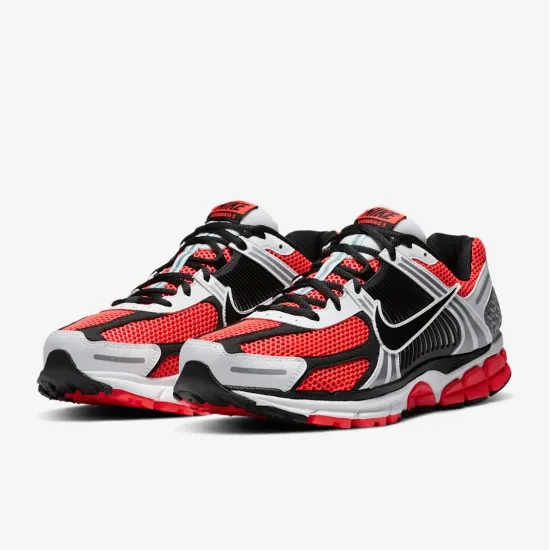 Кросівки Nike Zoom Vomero 5 SE CZ8667-600