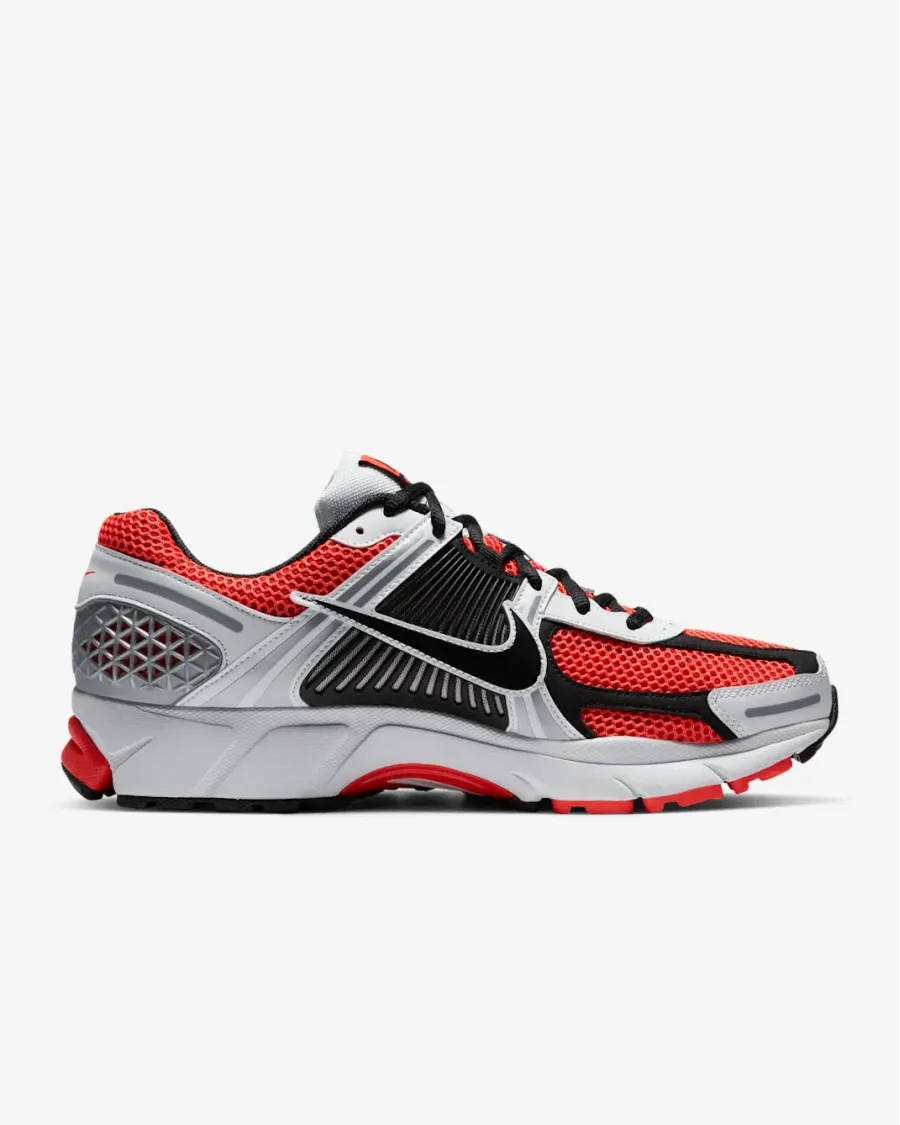 Кросівки Nike Zoom Vomero 5 SE CZ8667-600