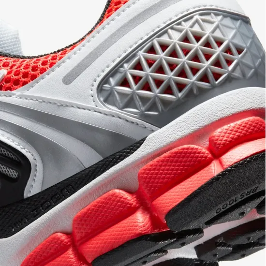 Кросівки Nike Zoom Vomero 5 SE CZ8667-600