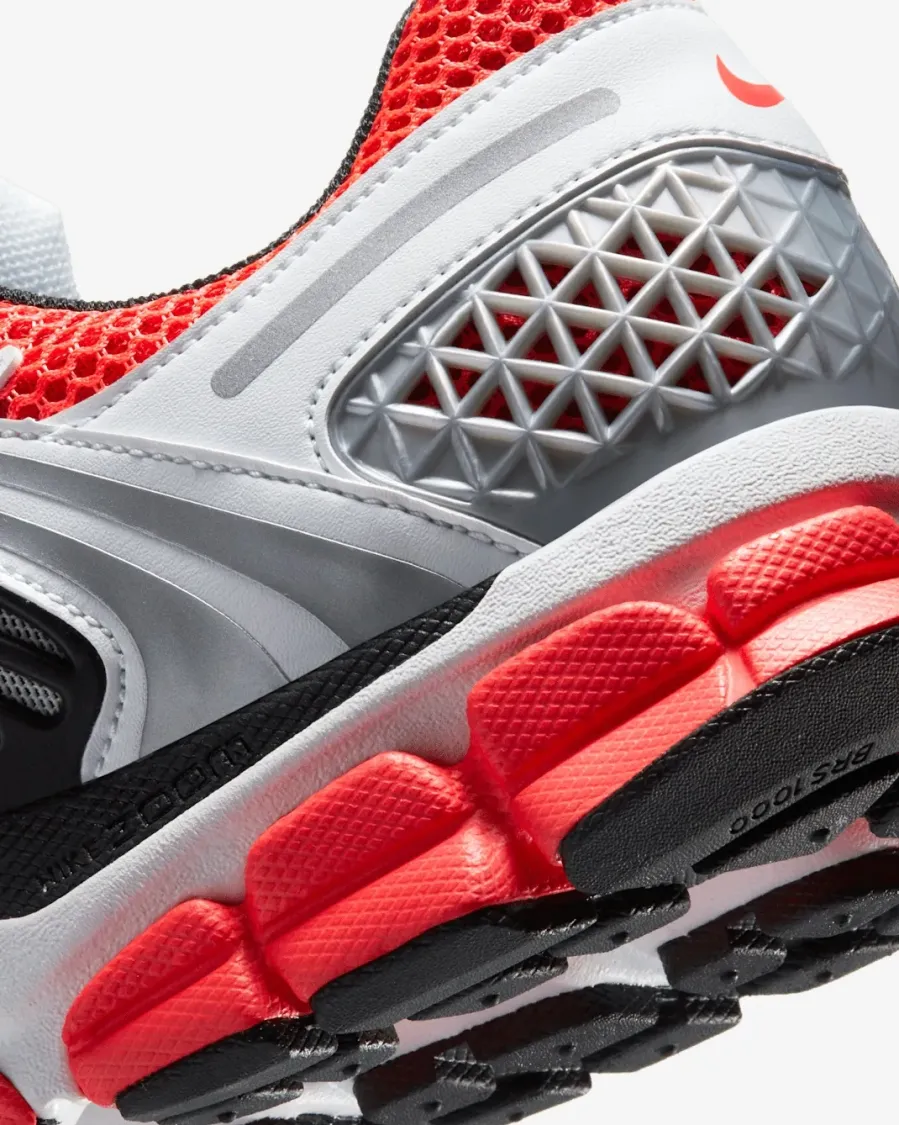 Кросівки Nike Zoom Vomero 5 SE CZ8667-600
