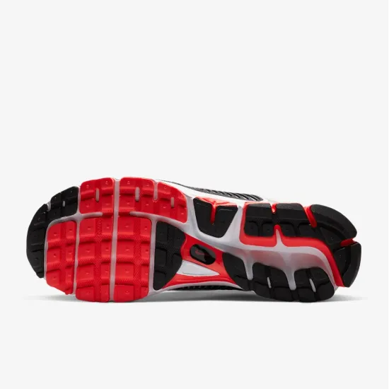 Кросівки Nike Zoom Vomero 5 SE CZ8667-600