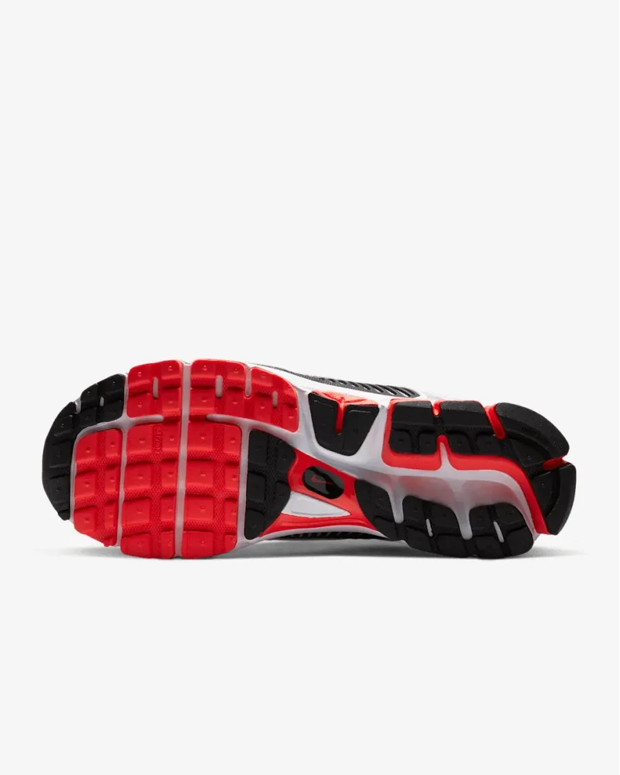 Кросівки Nike Zoom Vomero 5 SE CZ8667-600