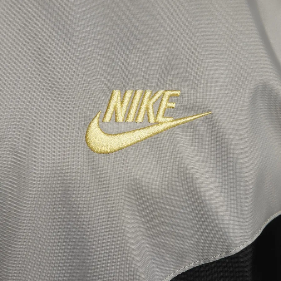 Куртка Nike Woven Lined Windrunner Hooded DA0001-017