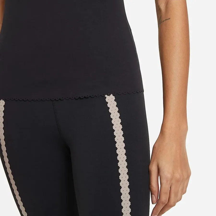 Майка Nike Yoga Luxe Tank DA1059-010