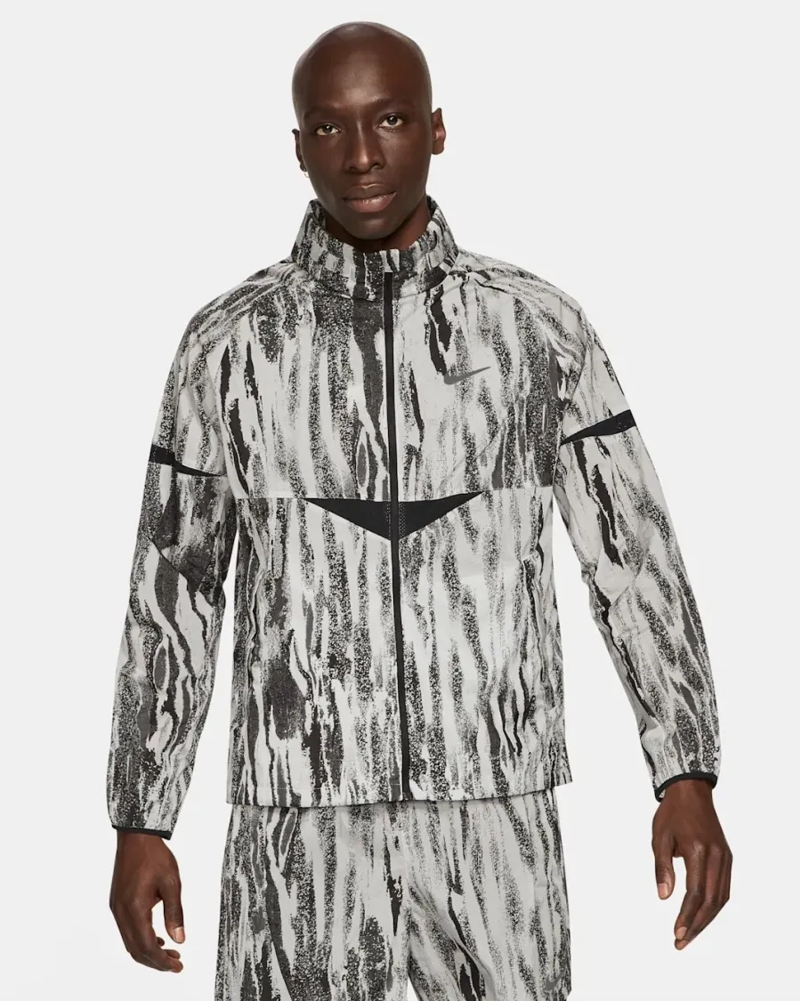 Куртка Nike Windrunner Wild Run DA1161-077