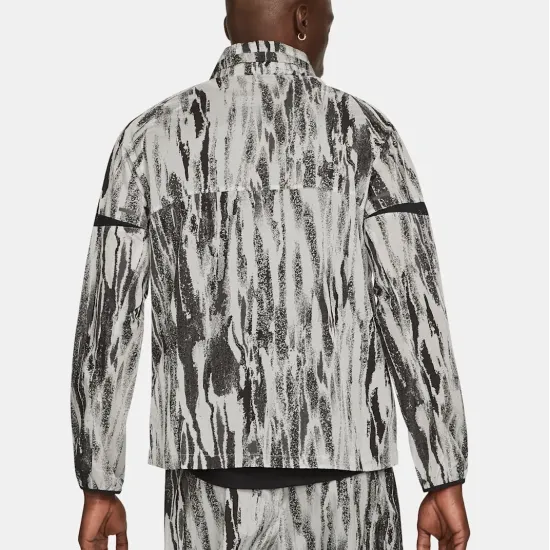 Куртка Nike Windrunner Wild Run DA1161-077