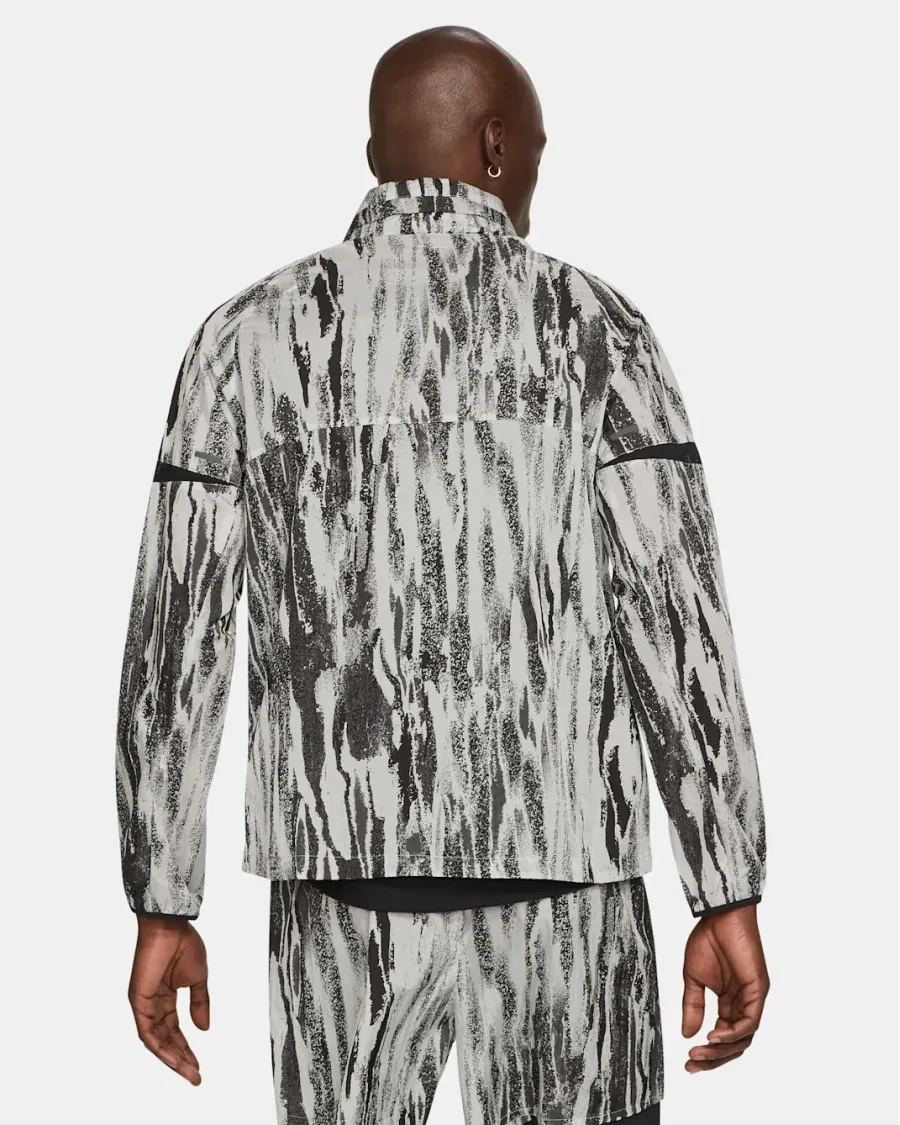 Куртка Nike Windrunner Wild Run DA1161-077