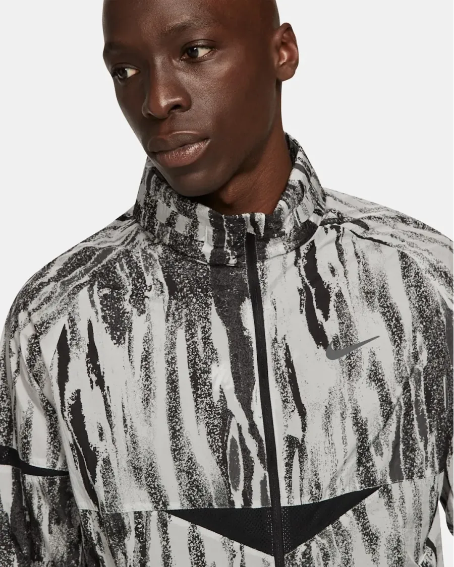 Куртка Nike Windrunner Wild Run DA1161-077