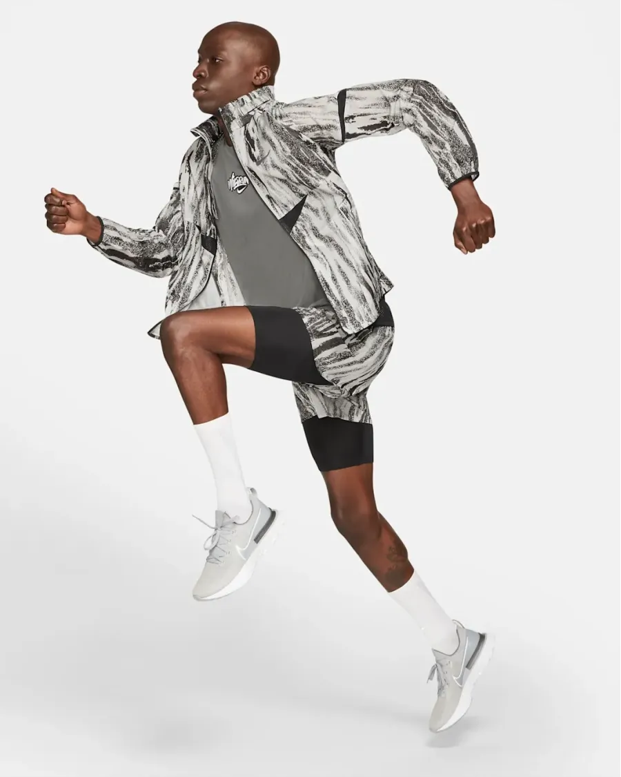 Куртка Nike Windrunner Wild Run DA1161-077