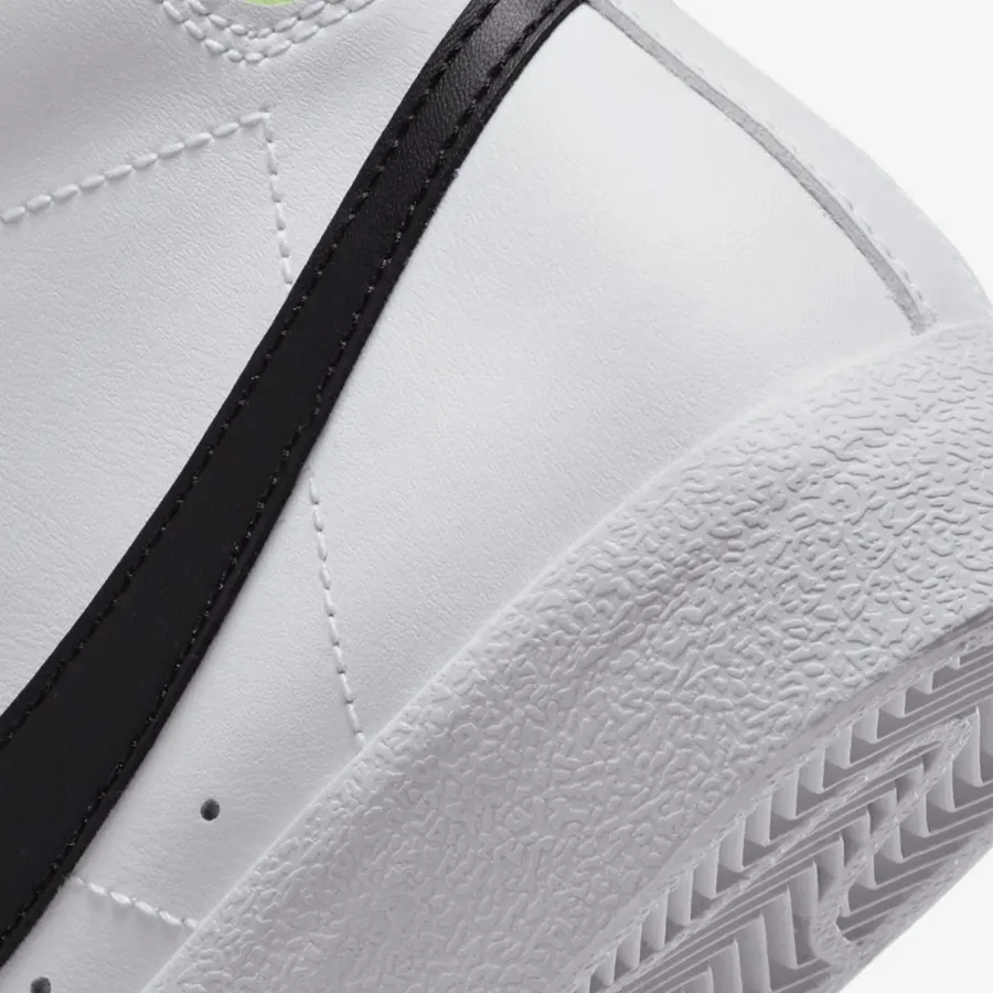 Кросівки Nike Blazer Mid '77 DA4086-109