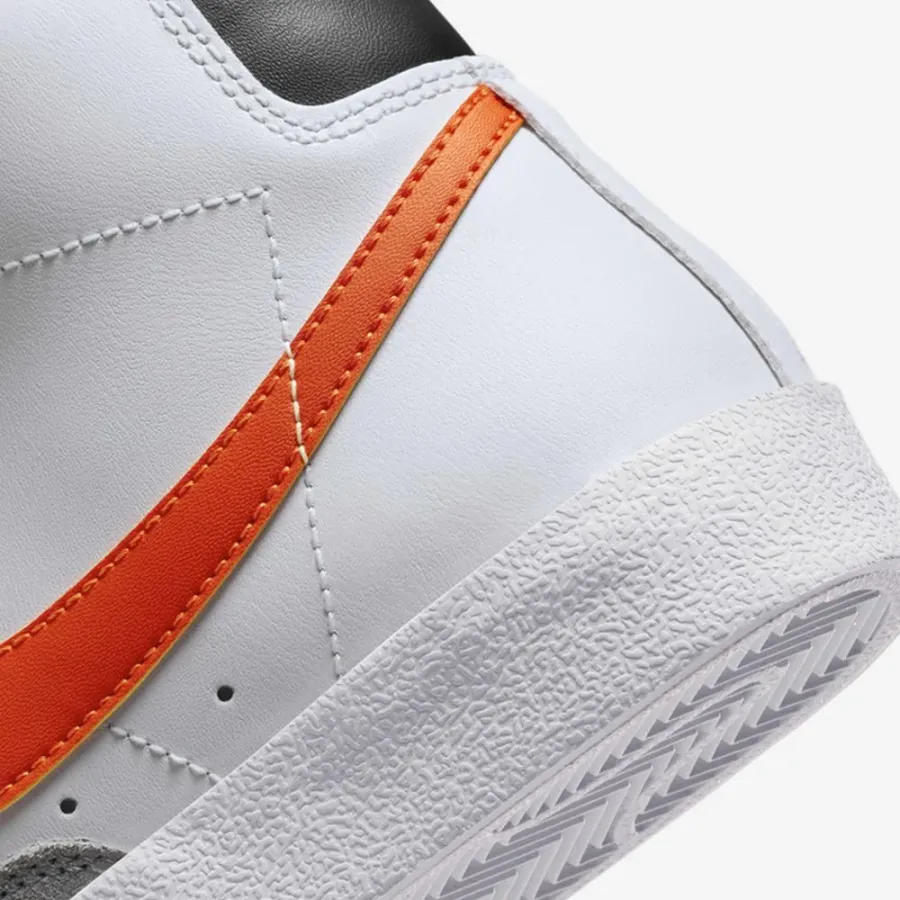 Кросівки Nike Blazer Mid '77 DA4086-111