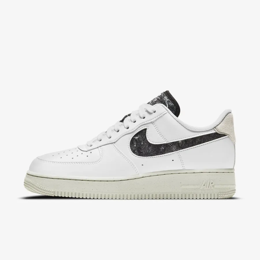 Кросівки Nike Air Force 1 '07 SE DA6682-100