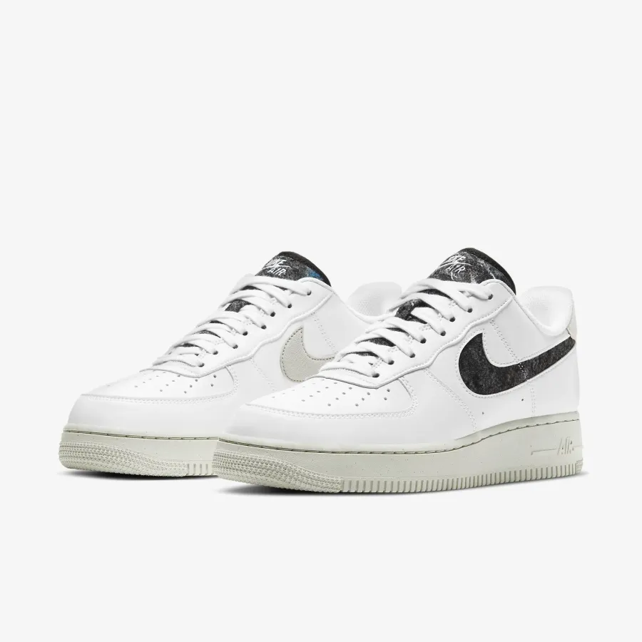 Кросівки Nike Air Force 1 '07 SE DA6682-100