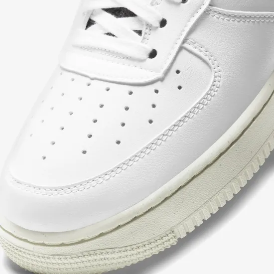 Кросівки Nike Air Force 1 '07 SE DA6682-100