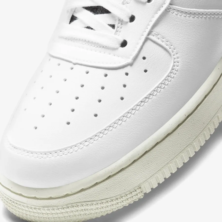 Кросівки Nike Air Force 1 '07 SE DA6682-100