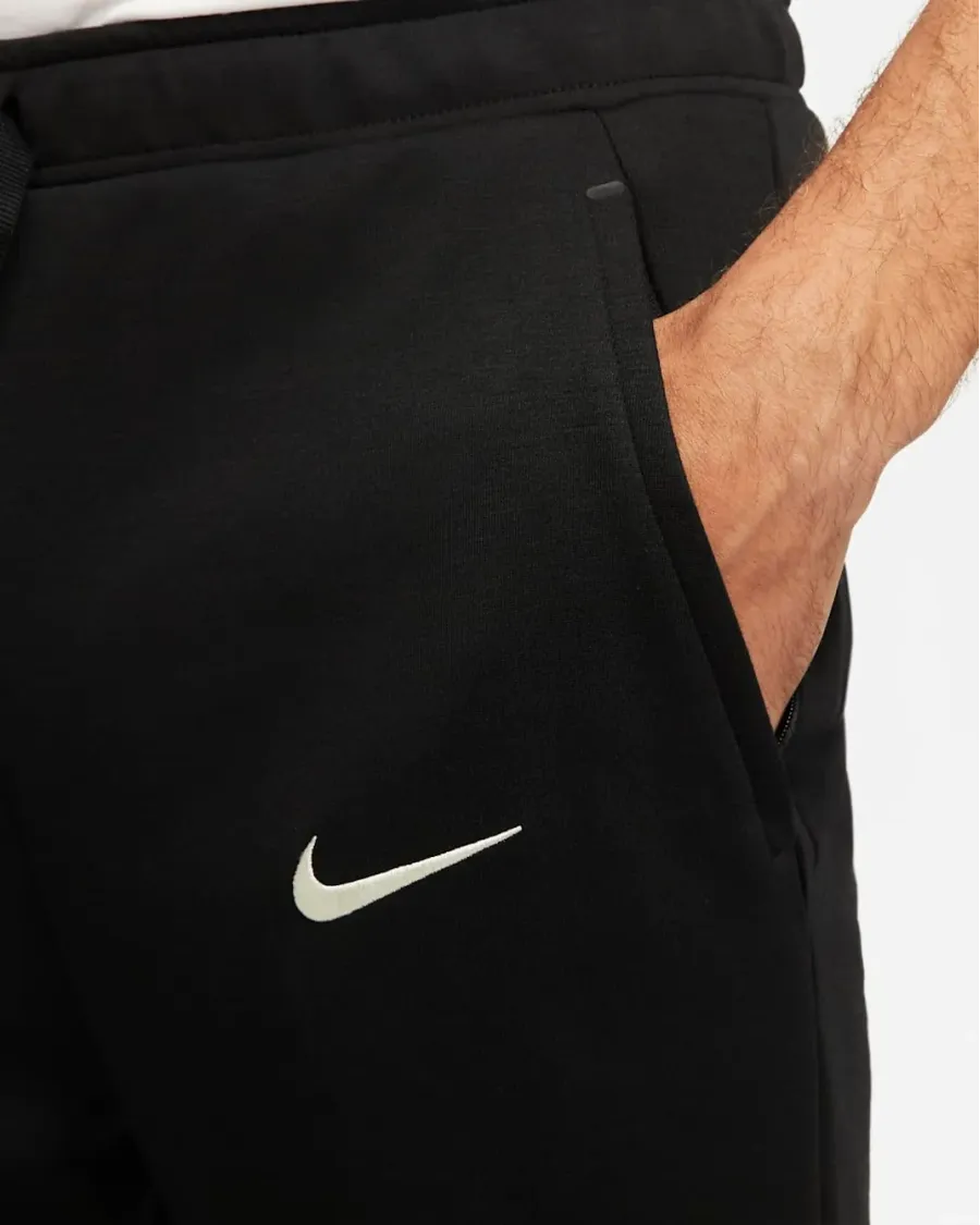 Штани Nike Liverpool FC Travel Flecee DA9768-010